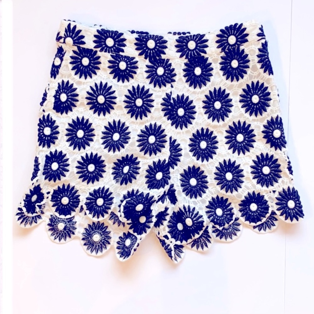 🎉HP🎉 NWT Lucy Paris White Crochet Lace Shorts